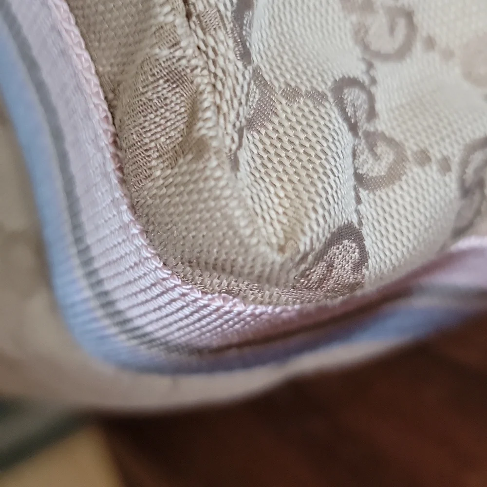 New with Tag attached Gucci Beige GG Canvas Tote with Pastel Pink & Blue Straps - Picture 11 of 16